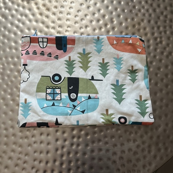 Colorful Camper Print Pouch - Picture 2 of 4